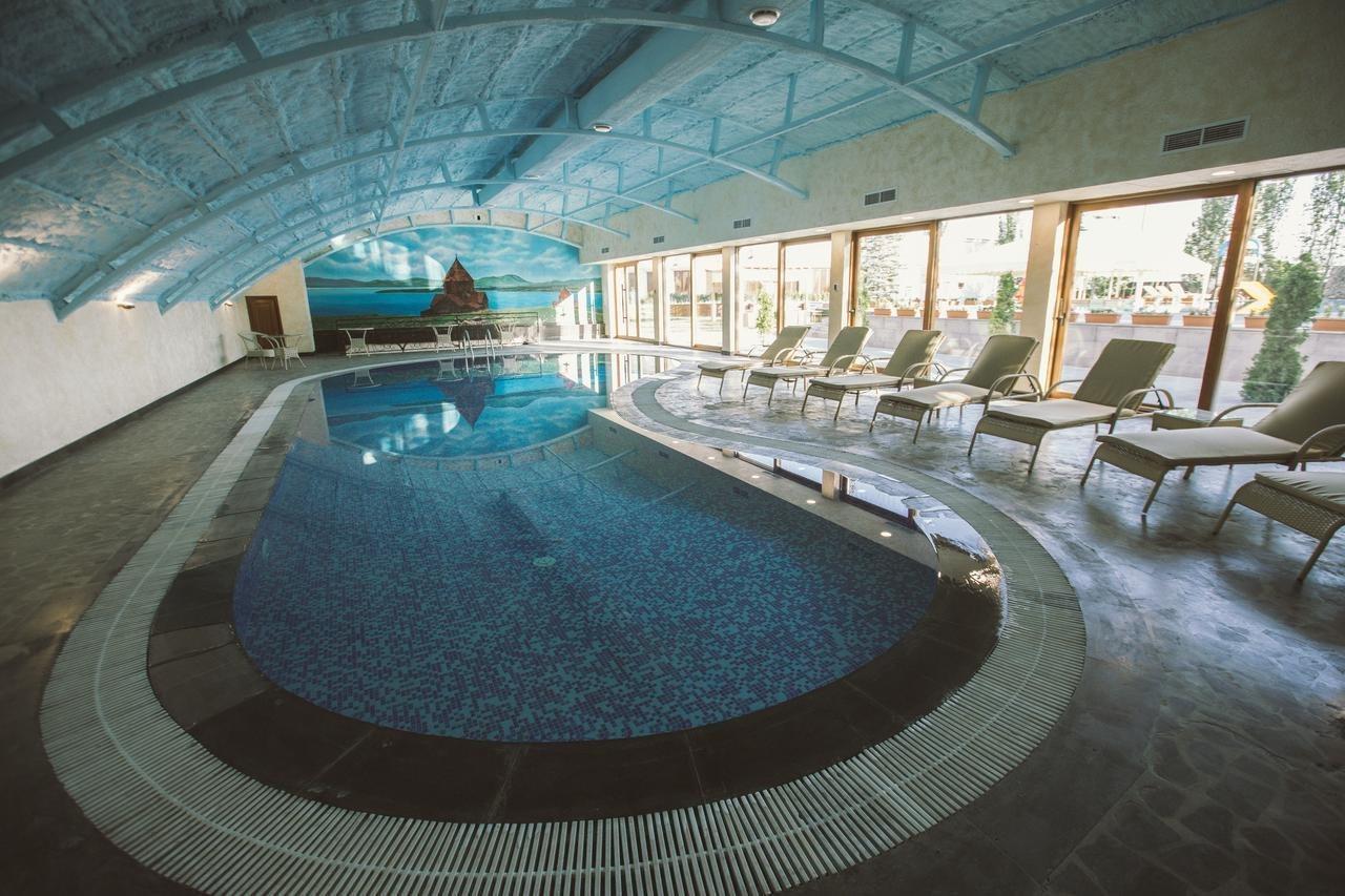 Caucasus Hotel Kasagh Esterno foto Indoor pool