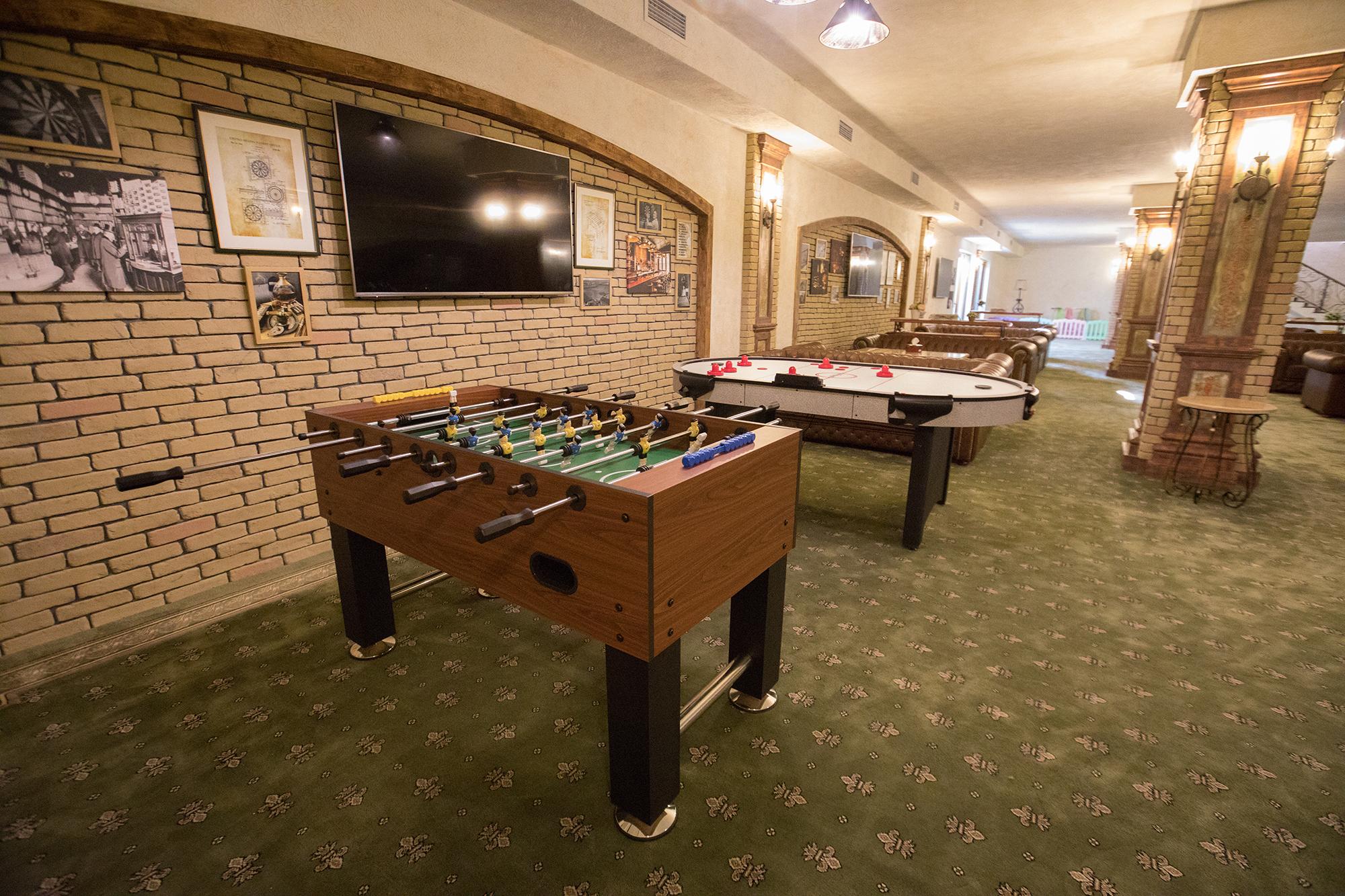 Caucasus Hotel Kasagh Esterno foto The game table at the 2016 G7 summit