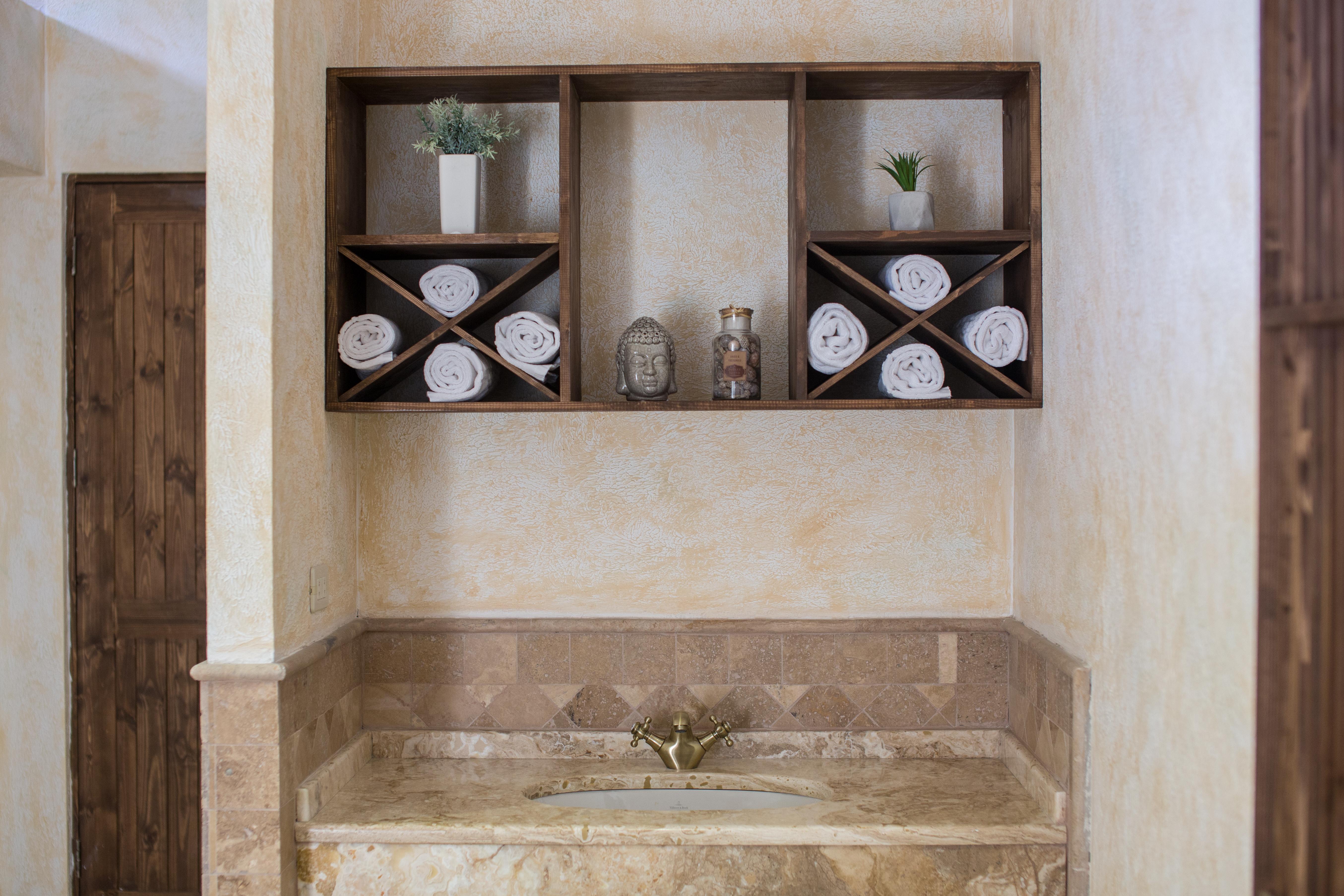 Caucasus Hotel Kasagh Esterno foto A wall mounted towel rack